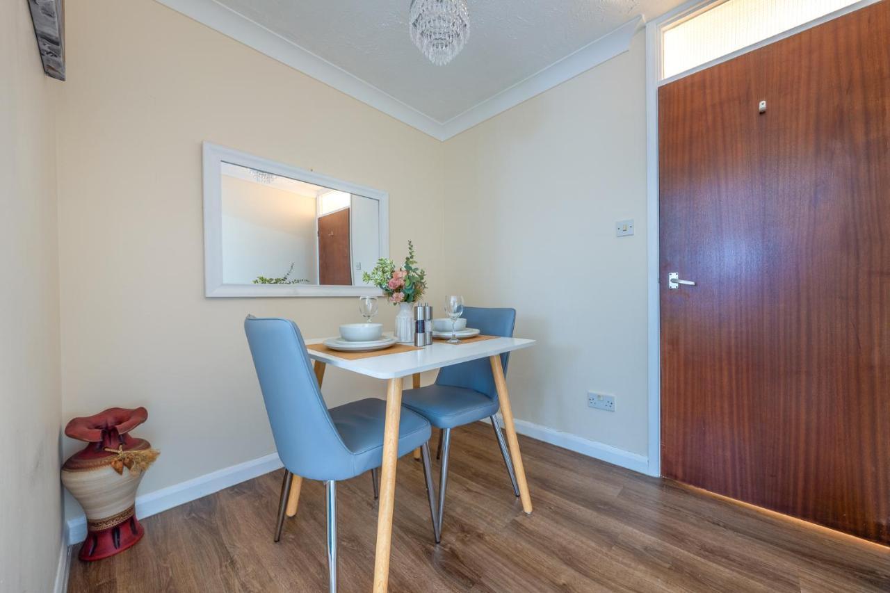 Grange Studio Apartment - Heathrow Staines-upon-Thames Exterior foto