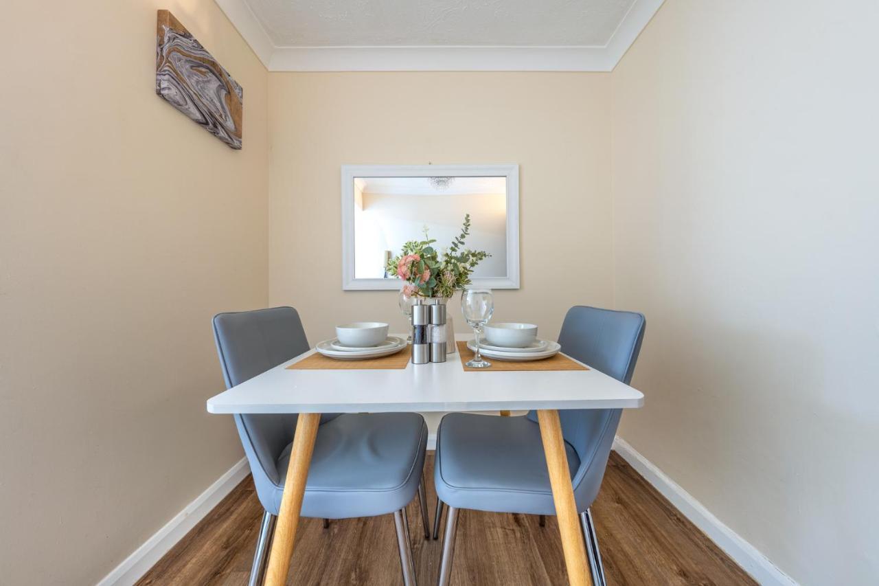 Grange Studio Apartment - Heathrow Staines-upon-Thames Exterior foto