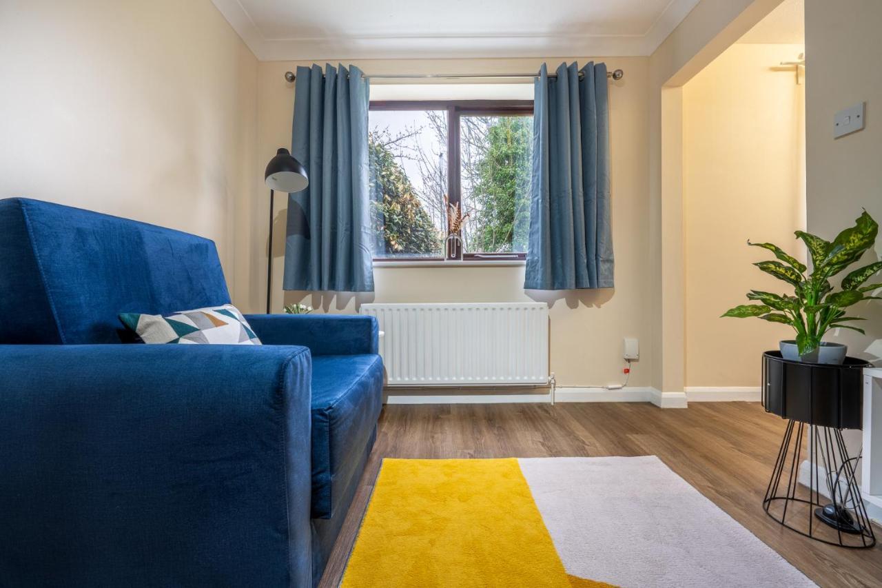 Grange Studio Apartment - Heathrow Staines-upon-Thames Exterior foto
