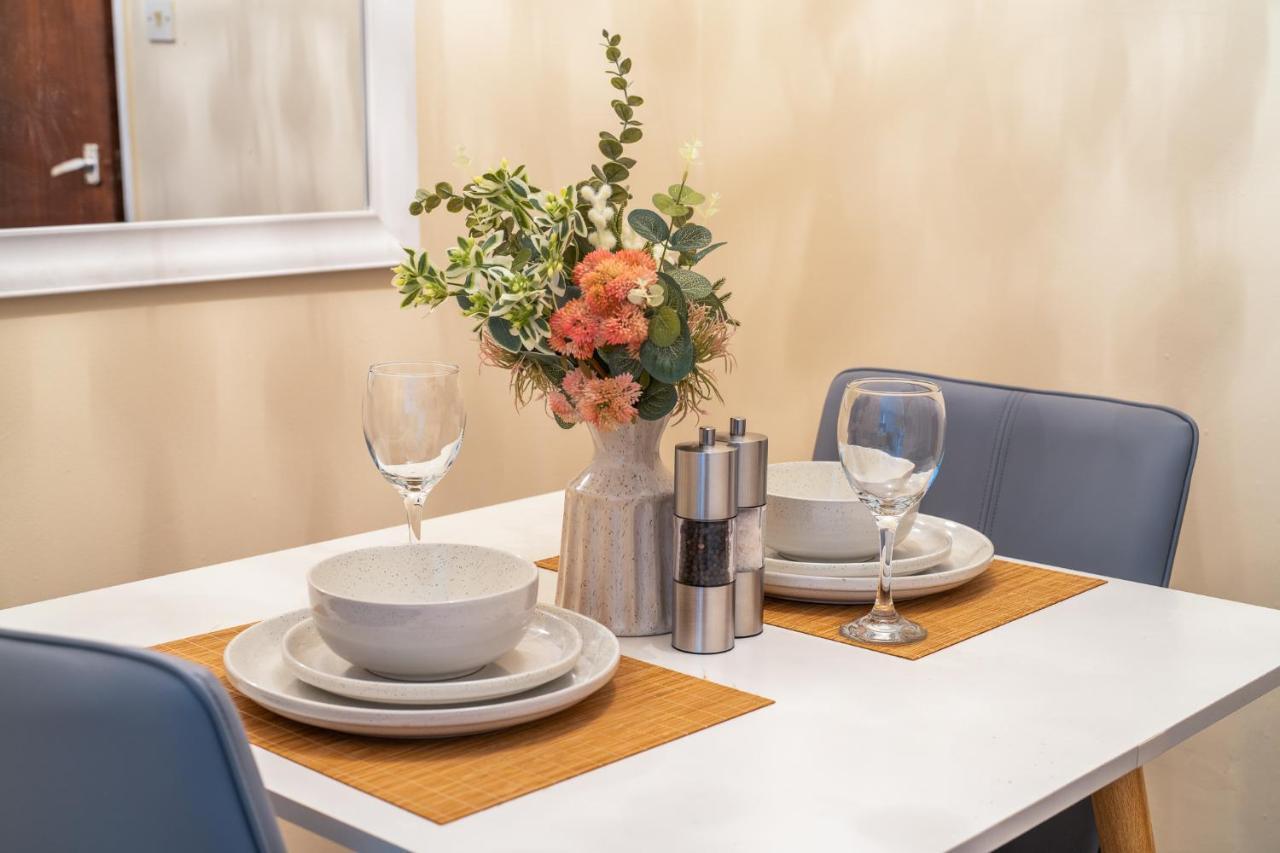 Grange Studio Apartment - Heathrow Staines-upon-Thames Exterior foto