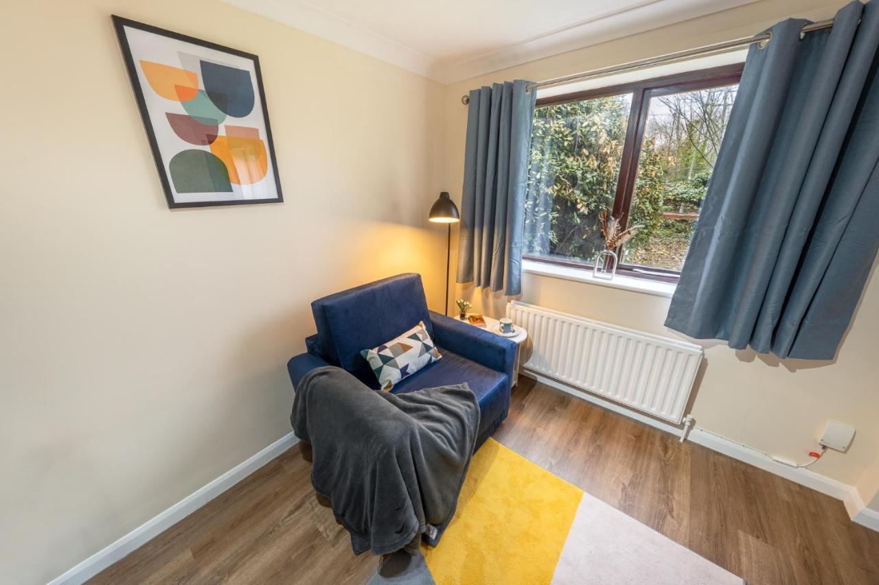 Grange Studio Apartment - Heathrow Staines-upon-Thames Exterior foto