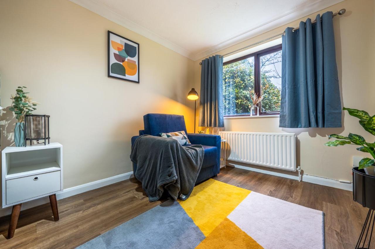 Grange Studio Apartment - Heathrow Staines-upon-Thames Exterior foto