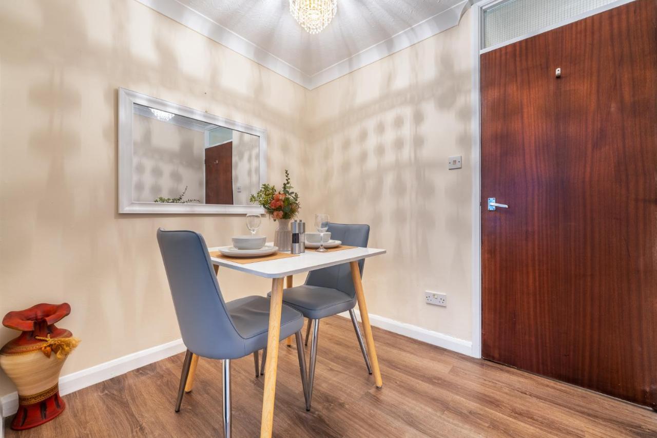 Grange Studio Apartment - Heathrow Staines-upon-Thames Exterior foto